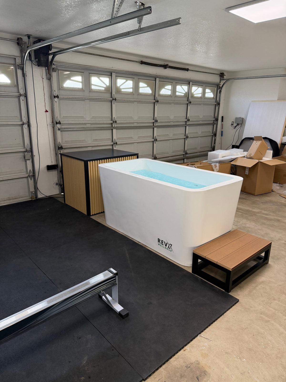 RevX Acrylic X Tub Cold Plunge with LUX Chiller & Filtration System