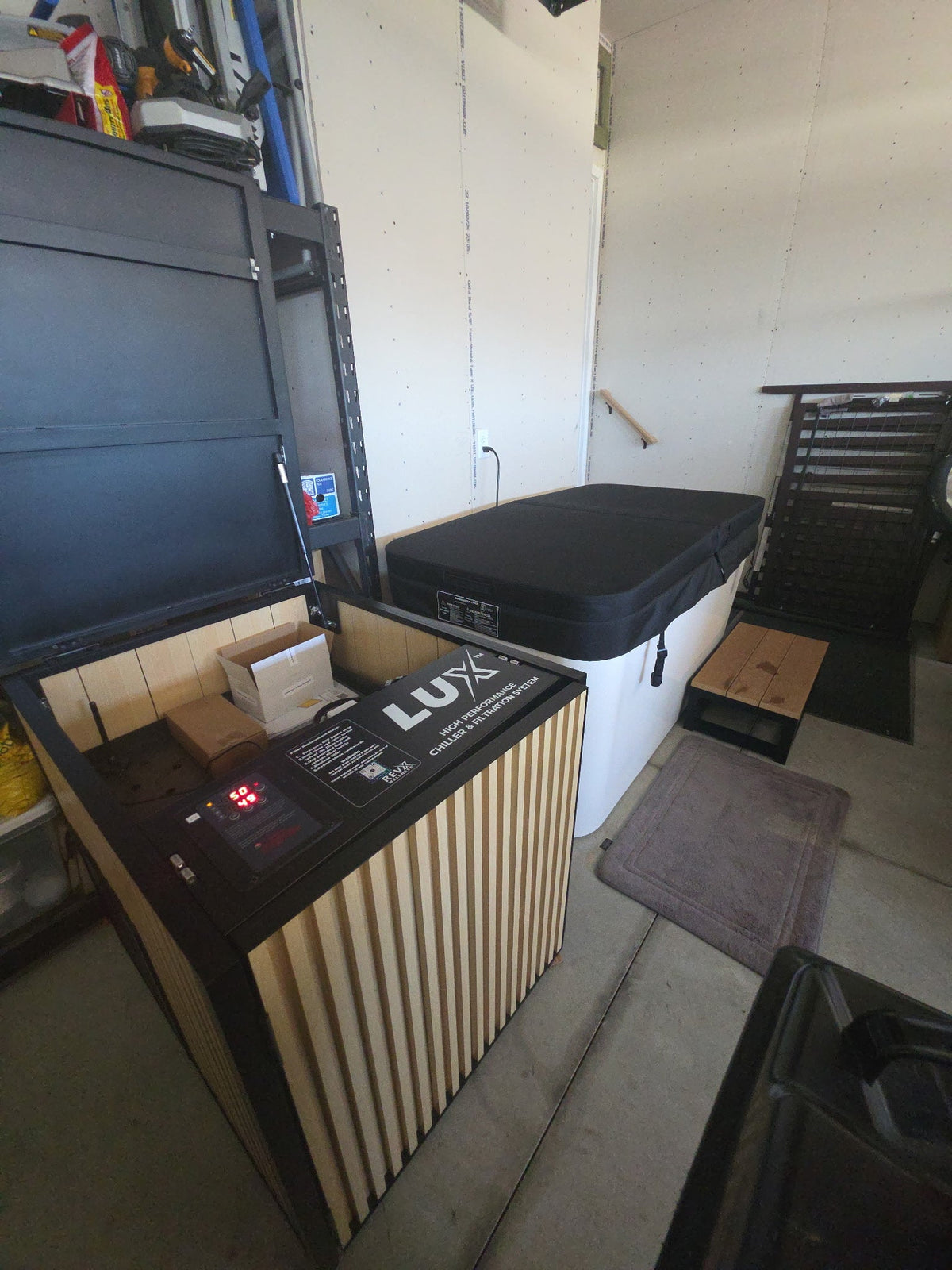 RevX Acrylic X Tub Cold Plunge with LUX Chiller & Filtration System